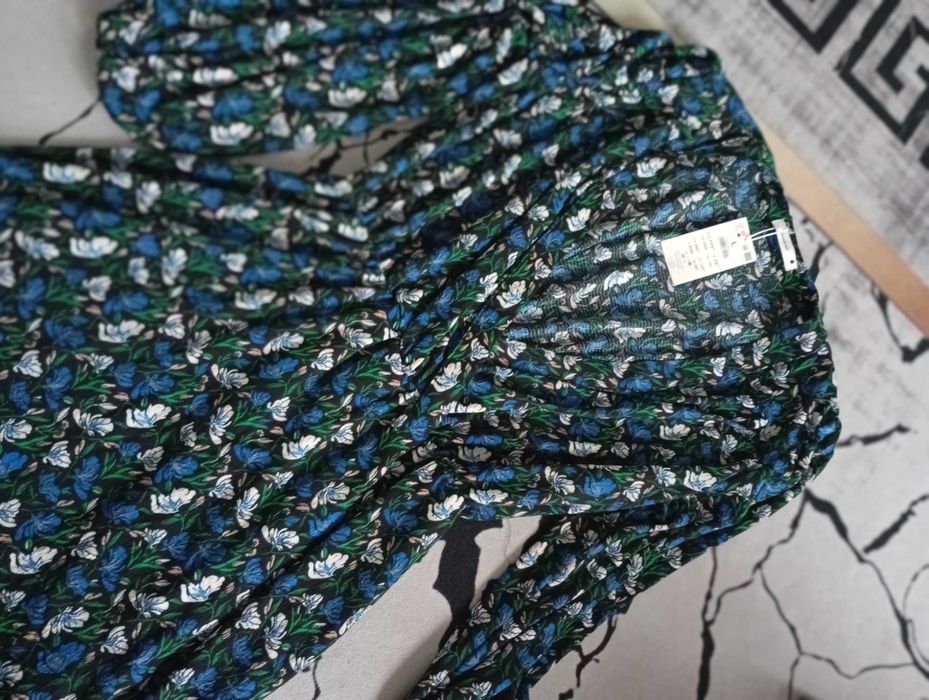 Sukienka letnia w kwiaty Reserved L