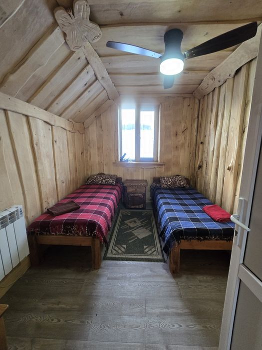 Продаж затишної садиби з 2 будинками