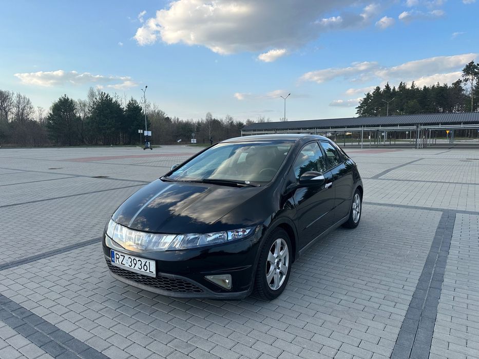 Honda Civic Sprzedam Honda Civic VIII UFO z silnikiem 1.8 benzyna + LPG 2034