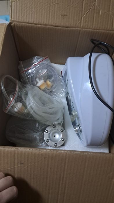 Аппарат вакуумного массажу BL-600 GBT з банками і роликовими насадками