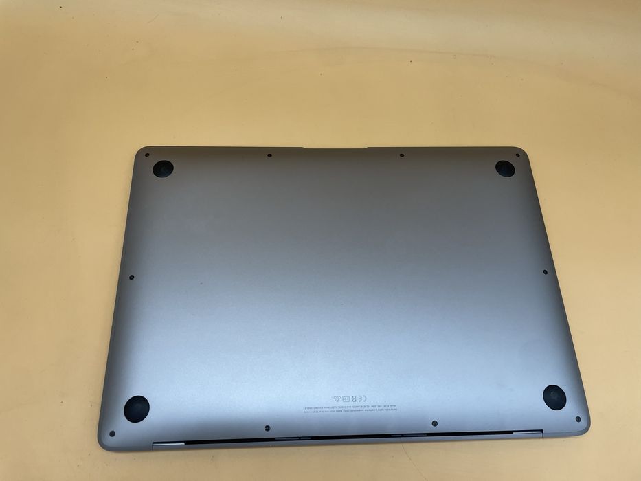 Macbook air m1 2020  256 gb ssd 8gb ! Всього 97 циклів