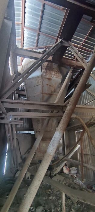 Продам силос, бункер 80т под сыпучие продукты.