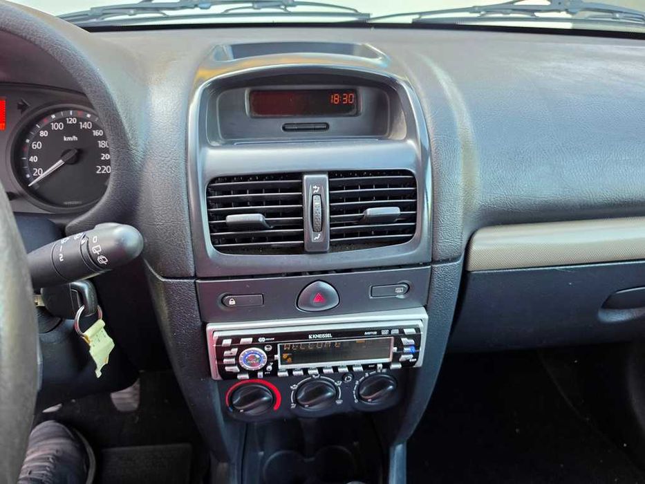 Renault Clio 1.2i 8v 60Cv 130.000Km 07/2004