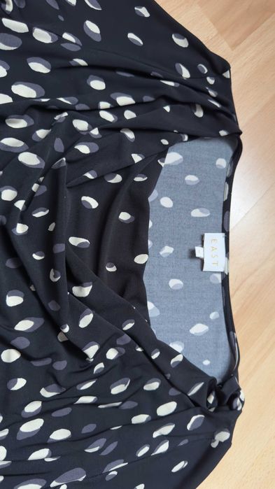 Śliczna tunika firmy East rozmiar M