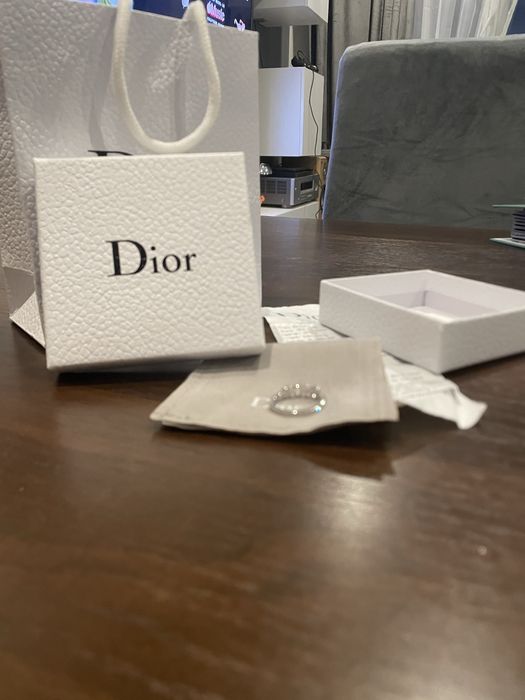 Srebrny pierścionek Dior