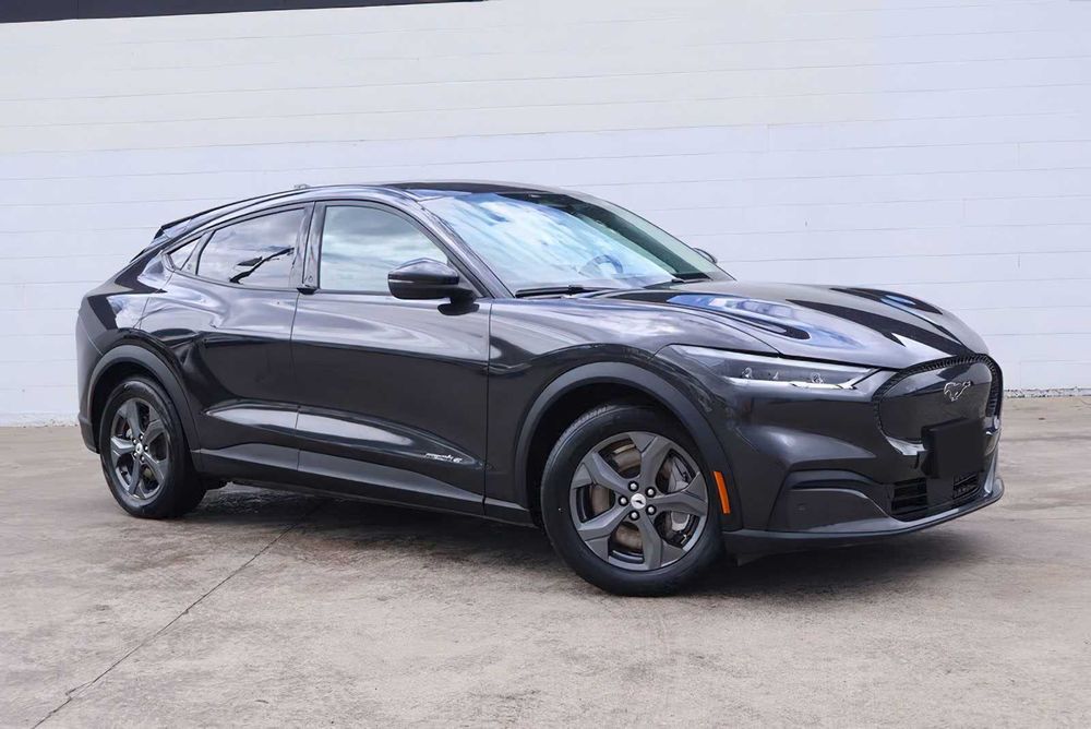 Ford Mustang Mach-E Premium      2023