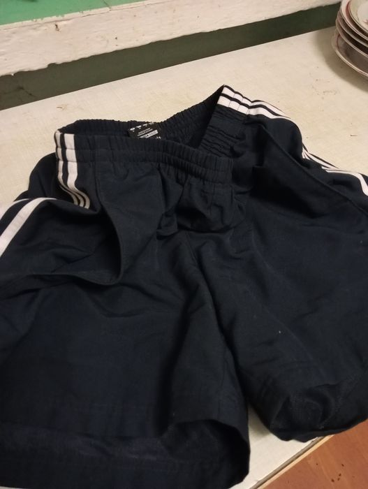 Adidas krótkie spodenki roz M