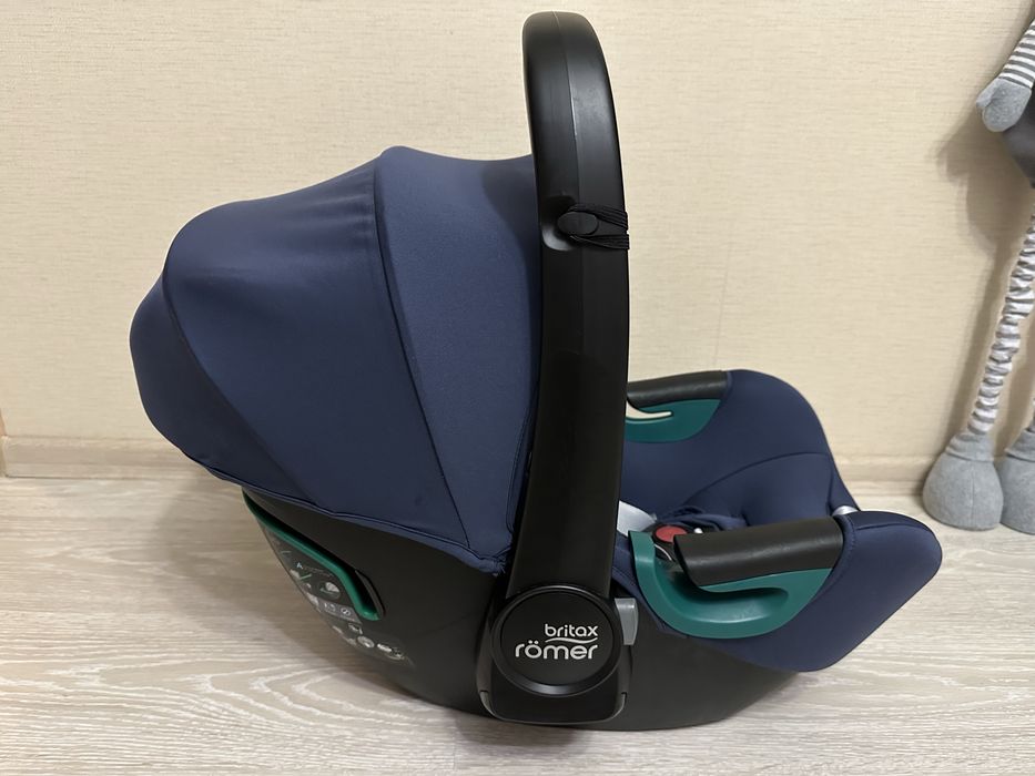 Автокрісло Britax Römer Baby-Safe 3 i-Size автокрісло