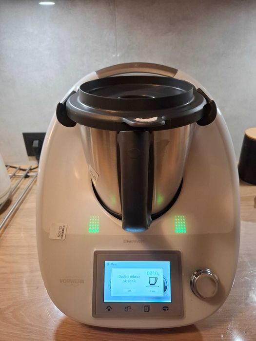 THERMOMIX  z akcesoriami i książką kucharską