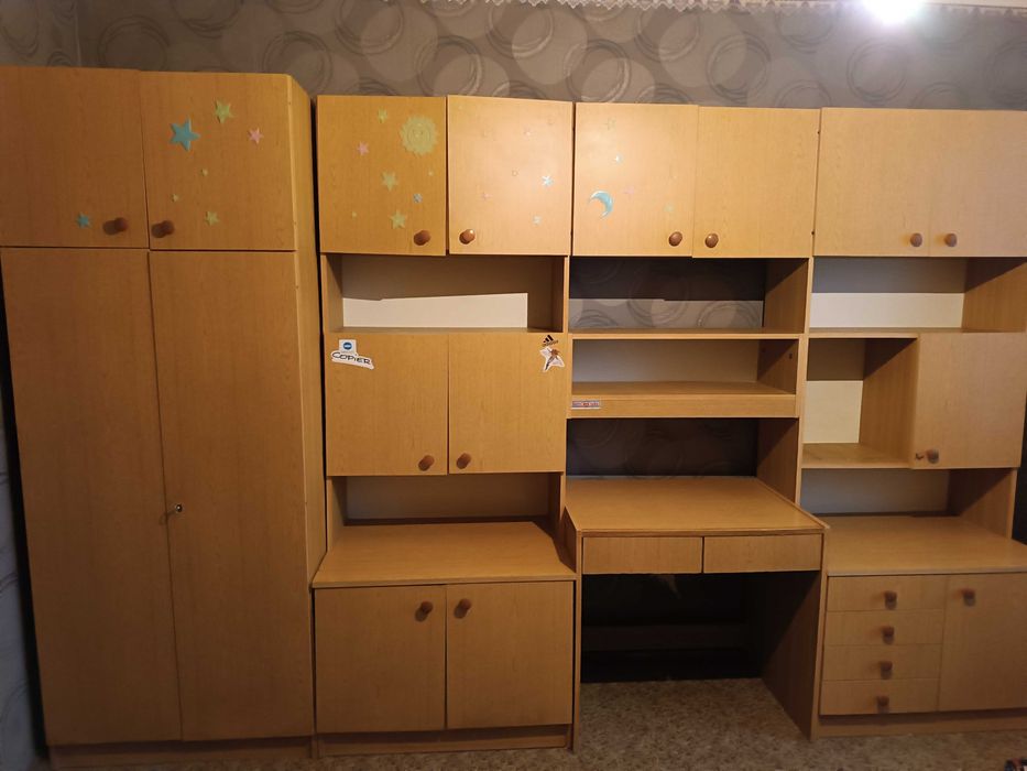 Дитяча стінка, меблі