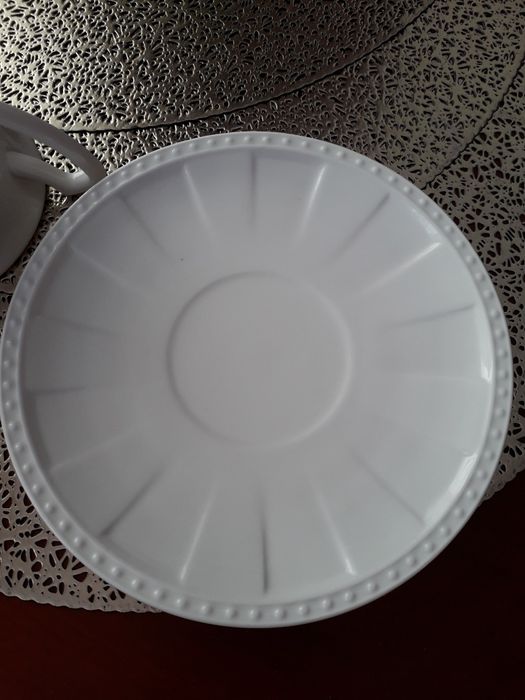 4 filizanki do kawy ze spodkami