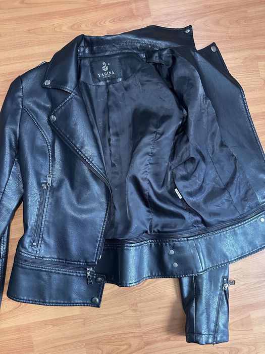 Шкіряна куртка розмір S