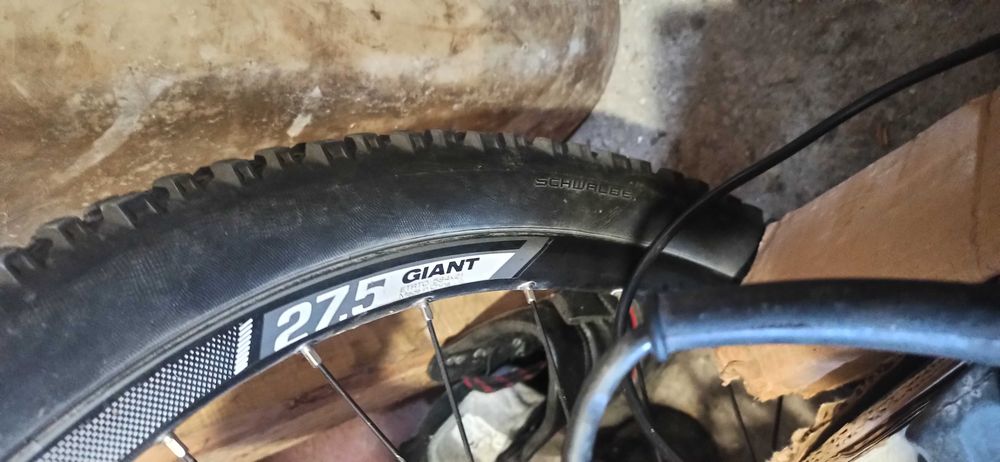 Rower elektryczny Giant Dirt Hybryd