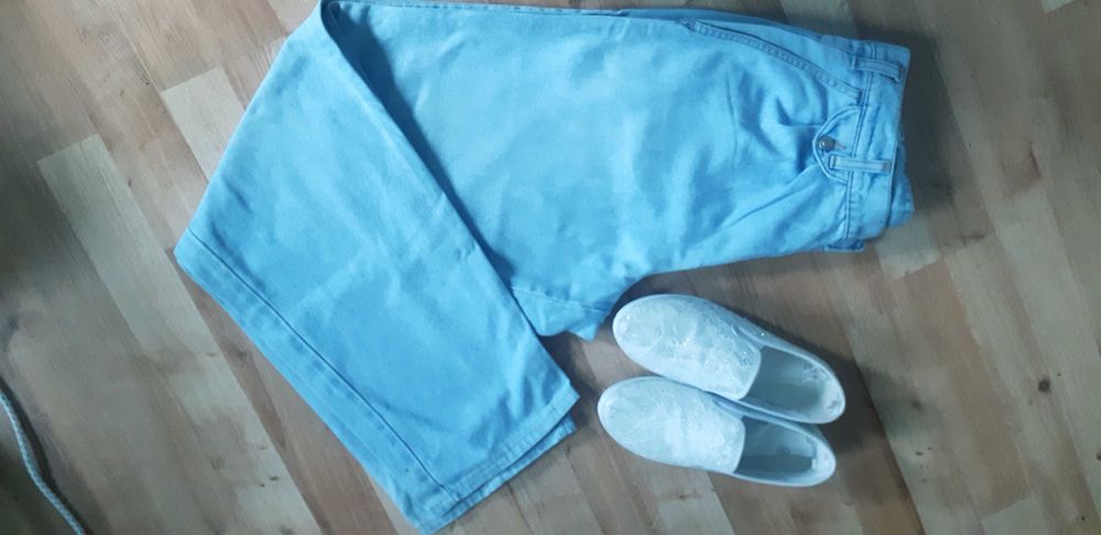 Spodnie jeans szerokie nogawki