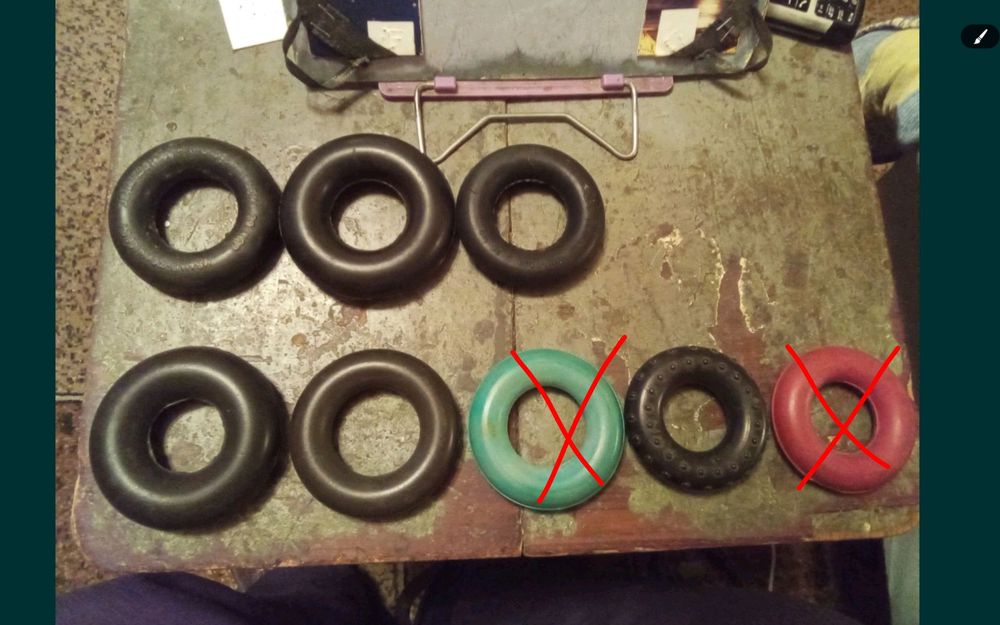 Массажор, ног, спины , головы, бедра , эспандер .