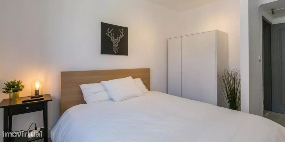Quarto - localizado em Intendente Lisbon