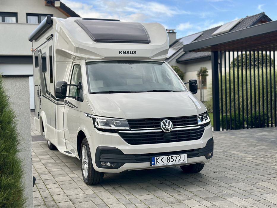 Wynajem kamper FORD Sunlight T680 półintegra automat - 5 osób