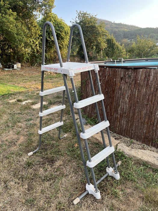 Escada para Piscina Intex