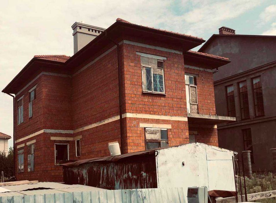 Дом с красного кирпича