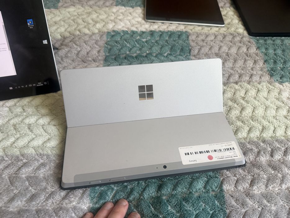 Планшет Microsoft Surface  1645 4 ядра батарея 5 один
