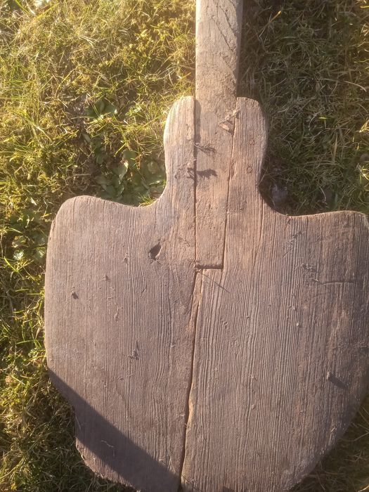 Stara drewniana łopata