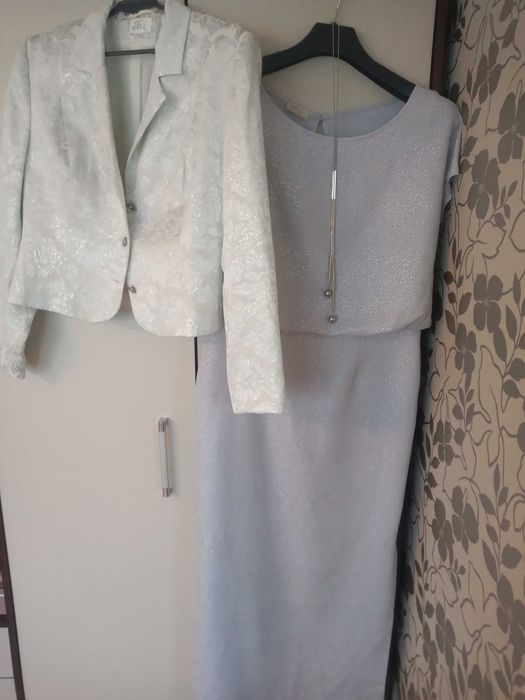 Elegancka srebrna długa suknia z rozcięciem + gratia marynarka!