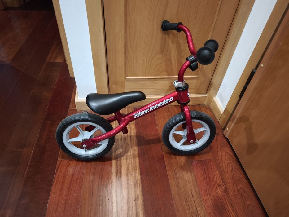 Bicicleta de equilíbrio Chicco Red Bullet