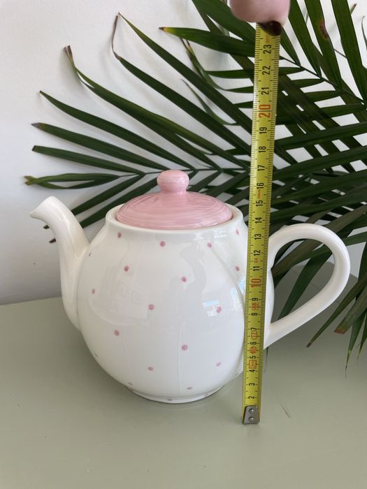 Chaleira 1L em cerâmica branca com bolinhas rosa