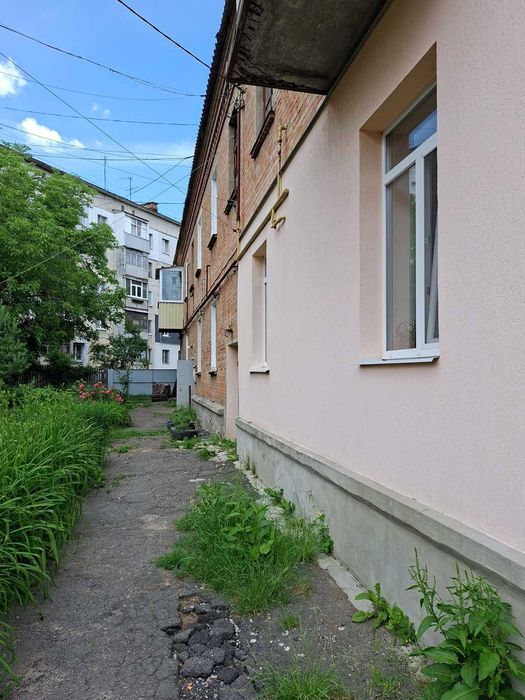 3-х кімнатна квартира в центрі Полтави. Цегляний будинок.