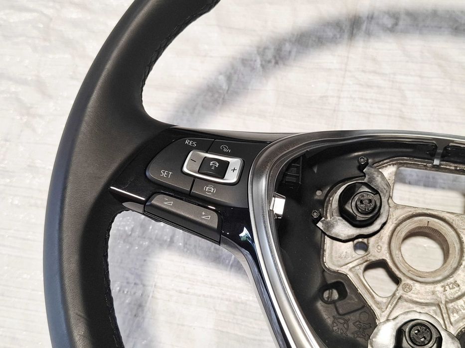 kierownica skórzana multifunkcja wielofunkcyjna vw t-roc i 1 tiguan ii 2 touran ii 2 5ta stan bdb wzorowy 5ta419091am