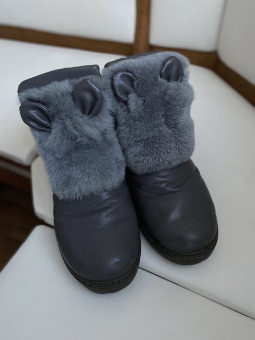 Зимові уги з вушками в чудовому стані (Ugg)