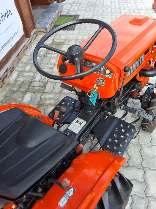 Kubota b5001 /4×4 com frese