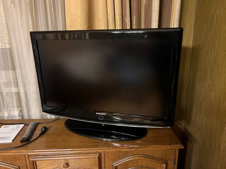 Телевизор Samsung 37" (LE37R82B)