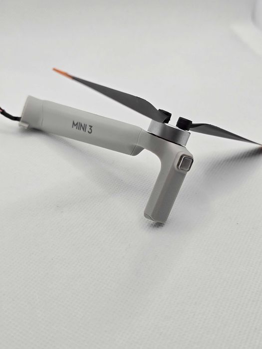 DJI Mini 3 – lewe przednie ramię | kompletne