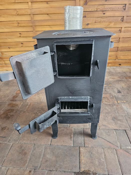 Koza piec wolnostojący stalowy | sprawny