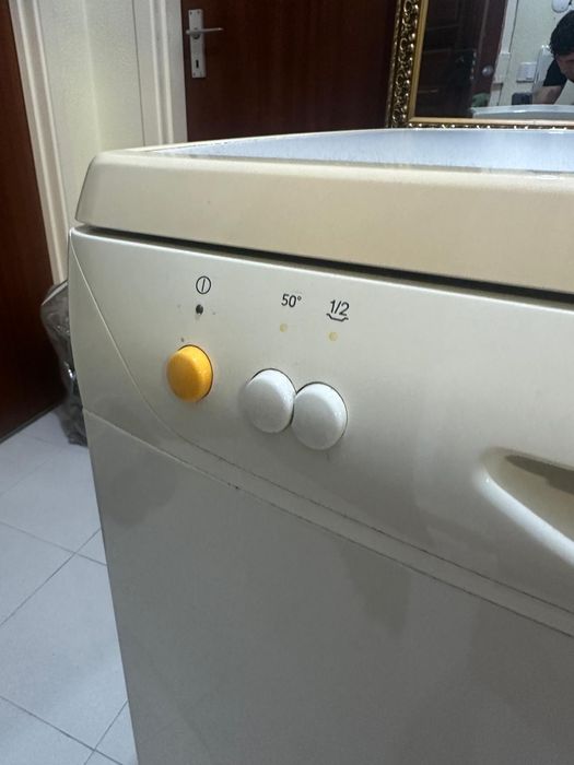 Maquina lavar loiça ZANUSSI