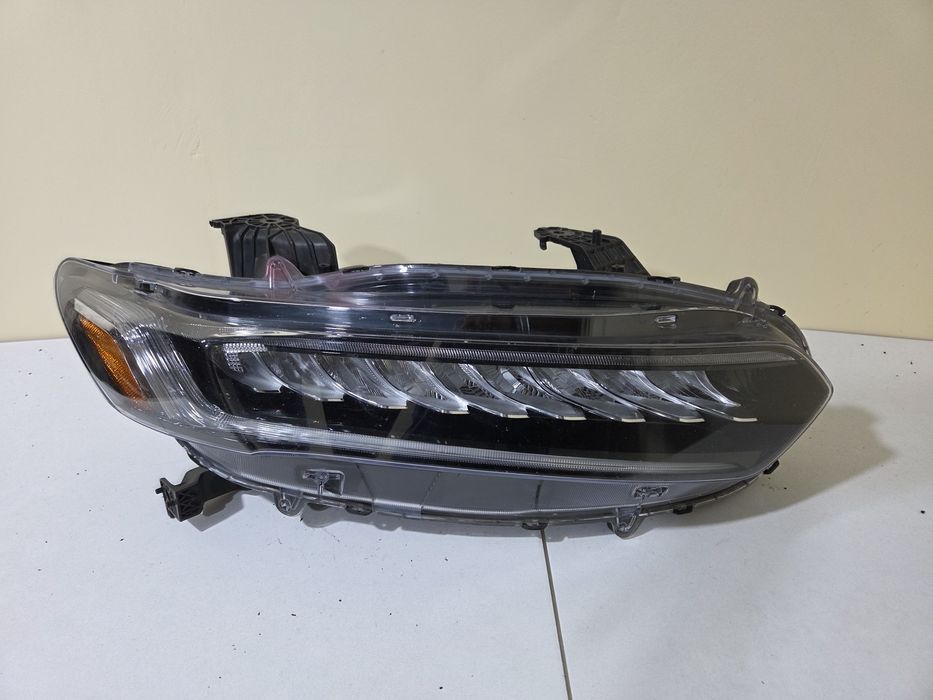 Фара права Honda Accord 10 Hybrid 2021-2022 USA