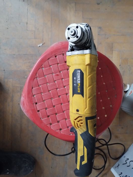 Продам болгарку на запчастини.