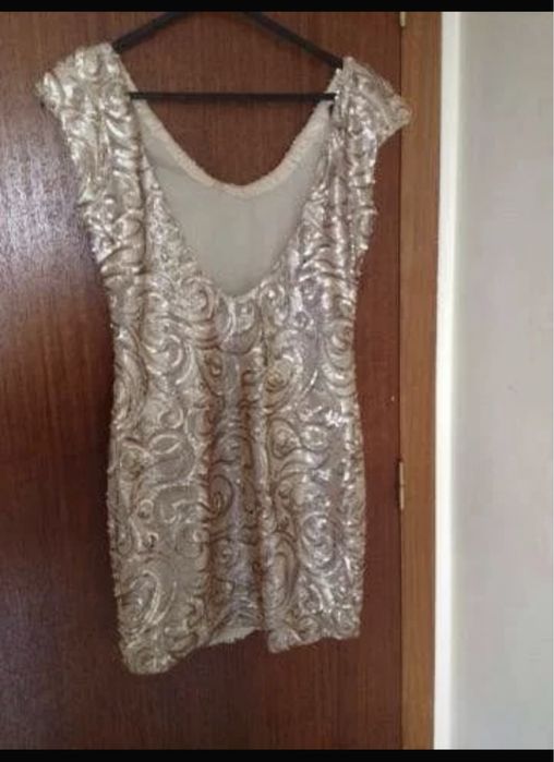 Vestido dourado da Maria Marcelino