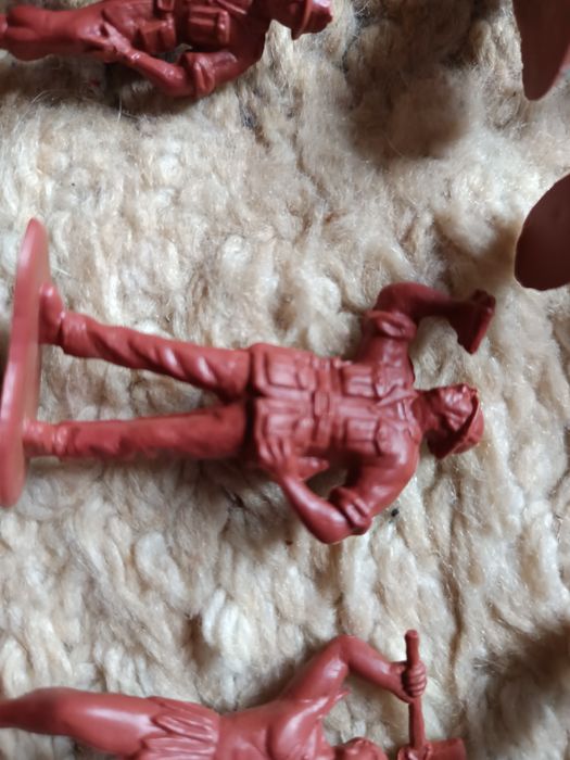 Vendo monocromaticos fig.antigas índios em obs em lote