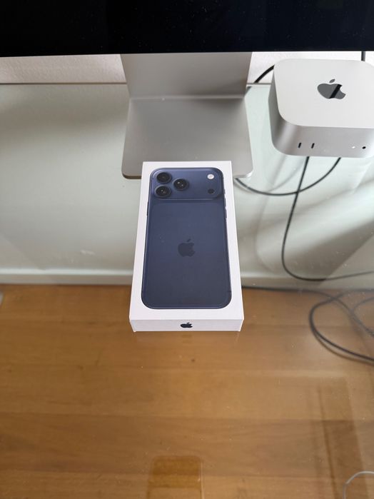 Iphone 17 Pro - 256 GB - Deep Blue - Novo e selado em caixa