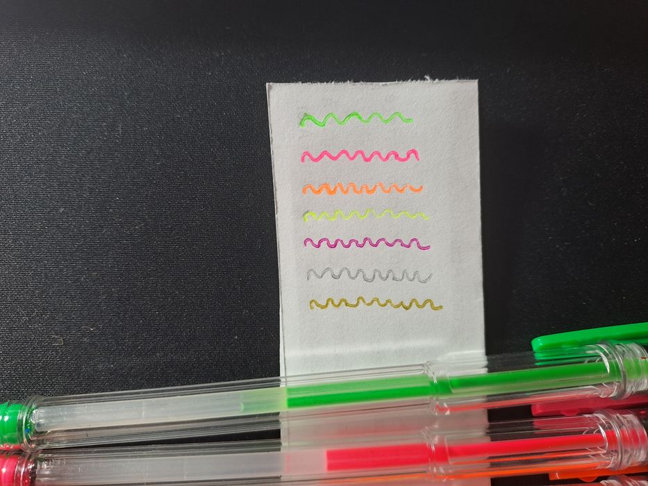 Canetas de gel usadas