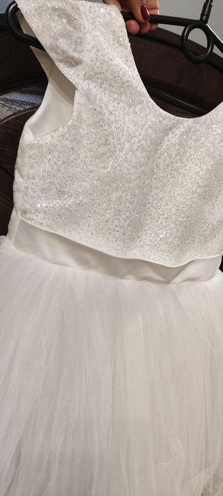 Платье детское в отличном состоянии