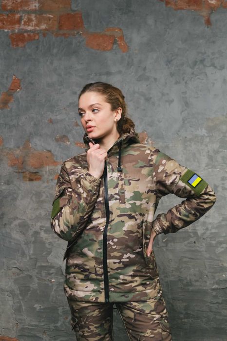 Військова форма жіноча утеплена на флісі камуфляж мультикам.