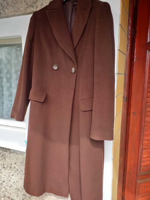 Klasyczny, ponadczasowy płaszcz damski, włoski.