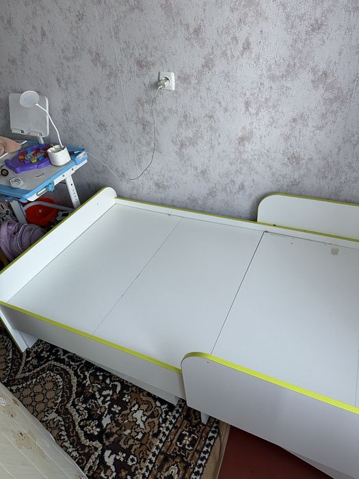Дитяче ліжко, кровать.