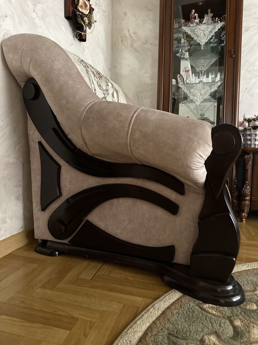 Диван, 2 крісла, 2 пуфи