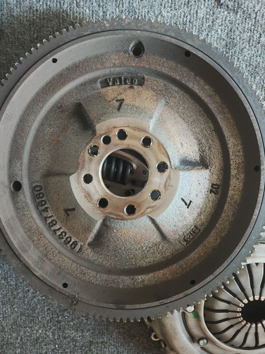 Sprzęgło tarcza docisk koło pasowe Peugeot 407 r 2005 1,8 benzyna