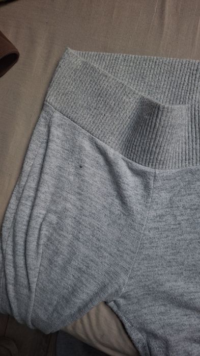 Szare legginsy z szeroką nogawką dzwony prążkowane