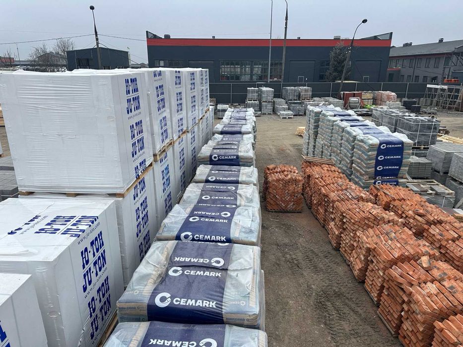 Газоблок | Шлакоблок | Ракушняк | Цемент | Цегла | Пиломатеріали | Ліс
